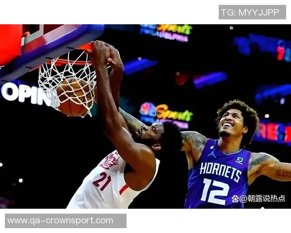 恩比德与鲍尔对决激烈76人半场微弱领先黄蜂三分球大战精彩纷呈